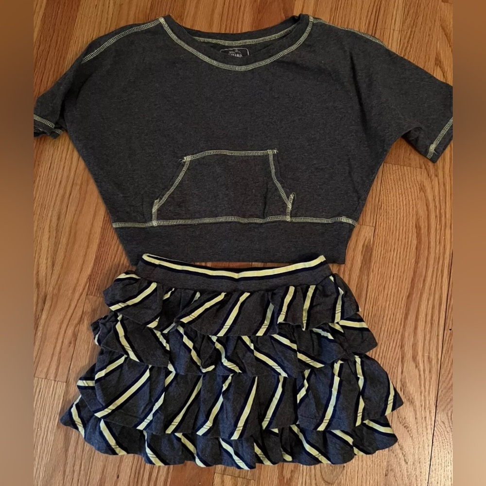 Girls mini skirt and top set.  Top is sz SM and skirt is sz M.